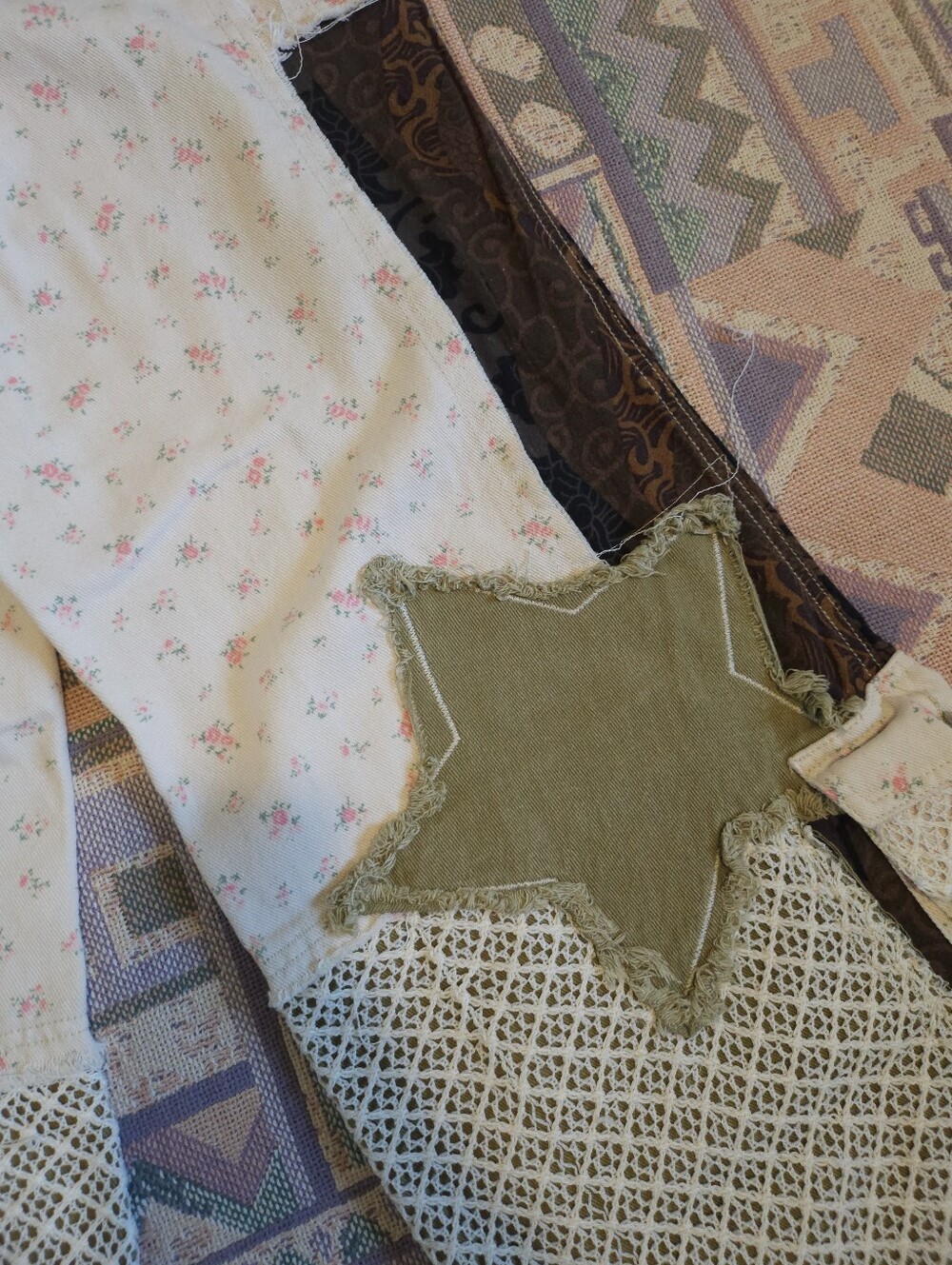 POL Patchwork Pants Size Large - Picture 11 of 12